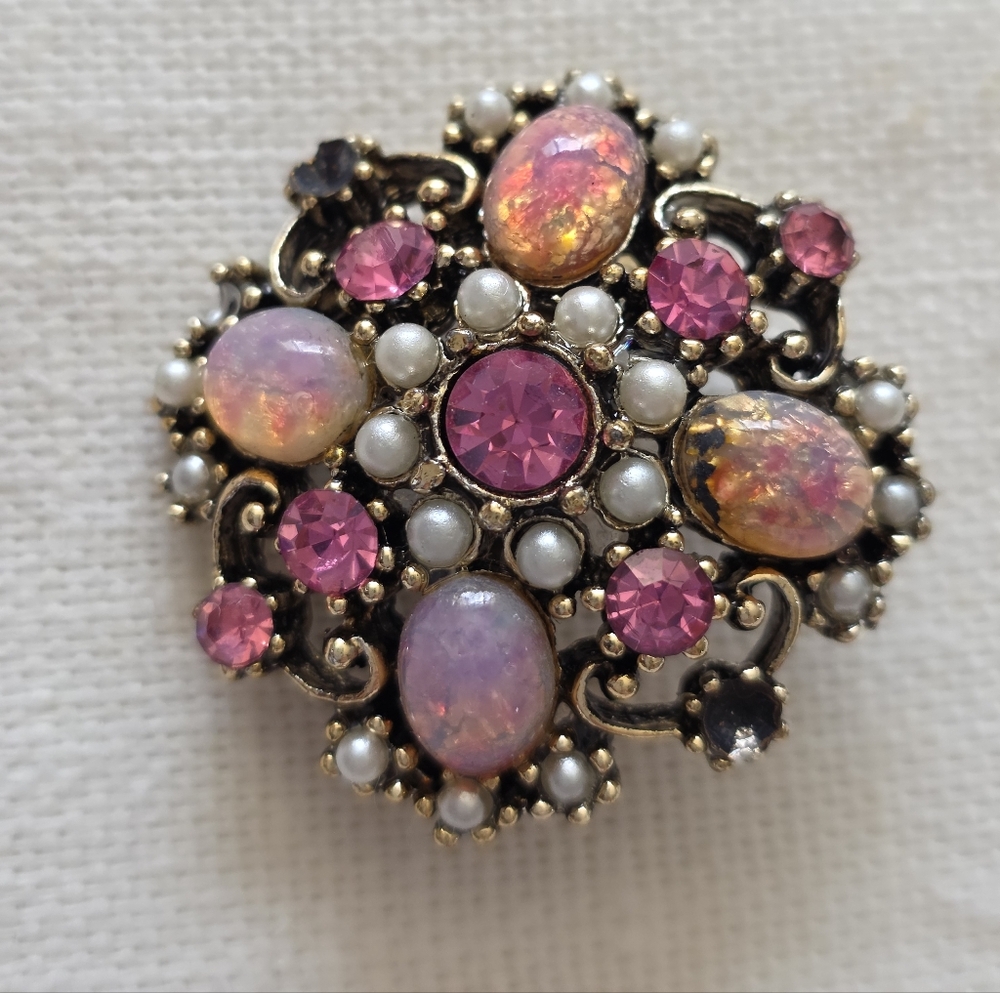 Vintage Hollycraft Pink Faux Fire Opal Dichroic Gold Filigree Brooch MCM